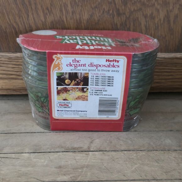 Vintage 80's Hefty Holiday Tumblers 9 Oz Plastic 16 Count The Elegant Disposable - Picture 2 of 5